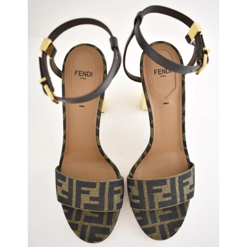 Fendi delfina sandal